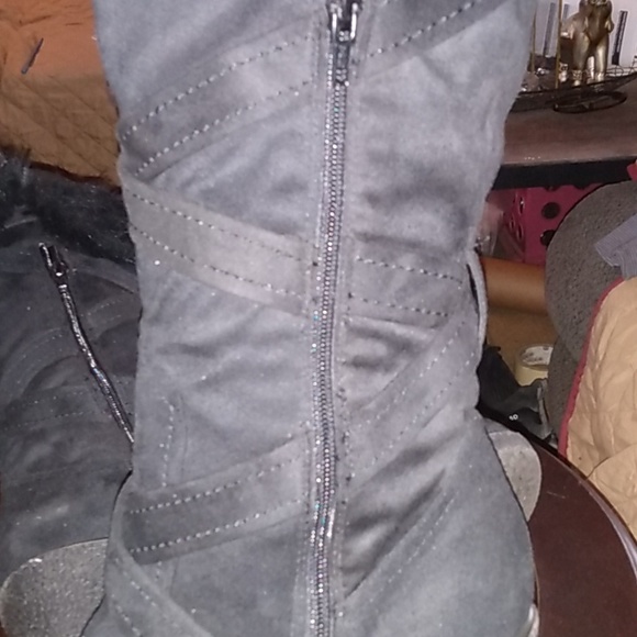 Black Boot - Picture 12 of 12